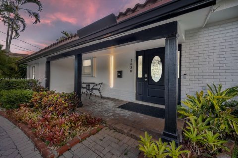 Villa ou maison à louer à Fort Lauderdale, Floride: 4 chambres, 194.91 m2 № 1958598 - photo 5