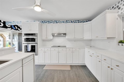 Villa ou maison à louer à Fort Lauderdale, Floride: 4 chambres, 194.91 m2 № 1958598 - photo 19