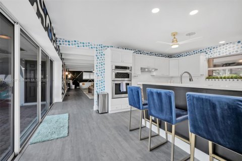 Villa ou maison à louer à Fort Lauderdale, Floride: 4 chambres, 194.91 m2 № 1958598 - photo 17