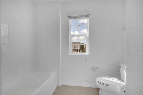 Villa ou maison à louer à Kissimmee, Floride: 4 chambres, 182.83 m2 № 1808712 - photo 22