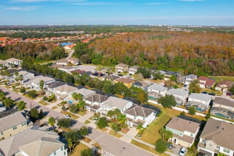 Casa en venta en Kissimmee, Florida, 5 dormitorios, 284.93 m2 № 2055154 - foto 3