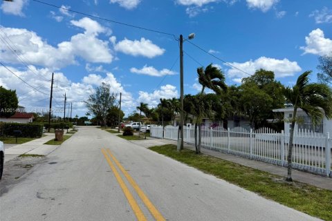 Villa ou maison à vendre à Deerfield Beach, Floride: 4 chambres, 167.22 m2 № 2076524 - photo 13