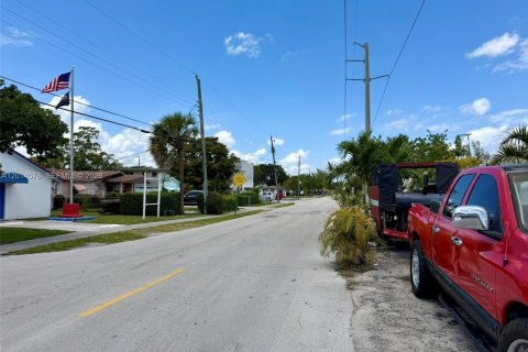 Villa ou maison à vendre à Deerfield Beach, Floride: 4 chambres, 167.22 m2 № 2076524 - photo 11