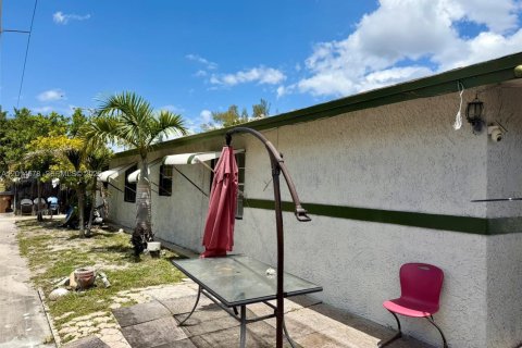 Villa ou maison à vendre à Deerfield Beach, Floride: 4 chambres, 167.22 m2 № 2076524 - photo 4