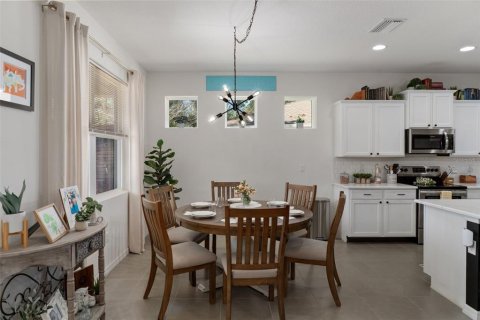 House in Brooksville, Florida 4 bedrooms, 191.84 sq.m. № 2110470 - photo 26