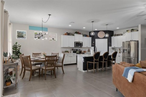 House in Brooksville, Florida 4 bedrooms, 191.84 sq.m. № 2110470 - photo 25