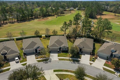 House in Brooksville, Florida 4 bedrooms, 191.84 sq.m. № 2110470 - photo 10