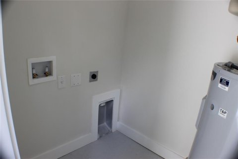 House in Tampa, Florida 3 bedrooms, 135.36 sq.m. № 2352406 - photo 30