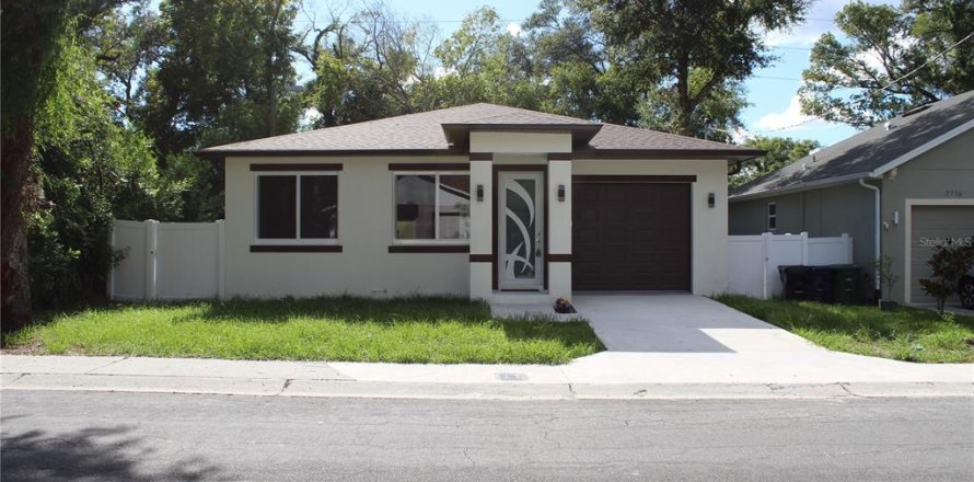 House in Tampa, Florida 3 bedrooms, 135.36 sq.m. № 2352406