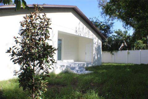 House in Tampa, Florida 3 bedrooms, 135.36 sq.m. № 2352406 - photo 27