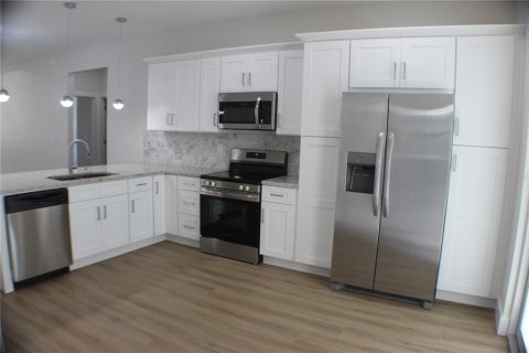 House in Tampa, Florida 3 bedrooms, 135.36 sq.m. № 2352406 - photo 12