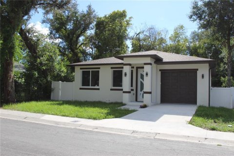 House in Tampa, Florida 3 bedrooms, 135.36 sq.m. № 2352406 - photo 3
