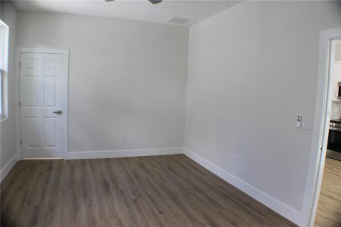 House in Tampa, Florida 3 bedrooms, 135.36 sq.m. № 2352406 - photo 21