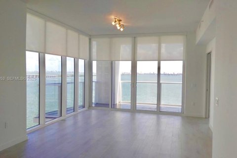 Copropriété à vendre à Miami, Floride: 2 chambres, 108.7 m2 № 2243388 - photo 2