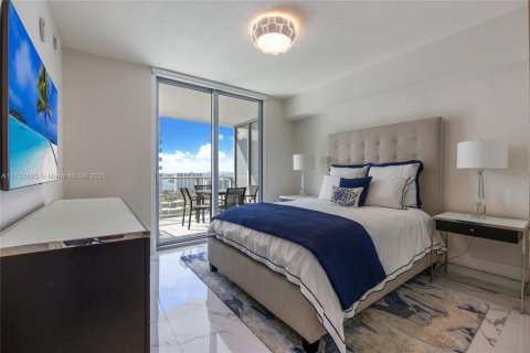 Condo in Sunny Isles Beach, Florida, 2 bedrooms  № 1864554 - photo 15