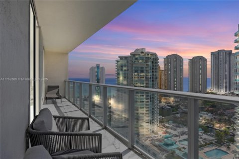 Condo in Sunny Isles Beach, Florida, 2 bedrooms  № 1864554 - photo 24