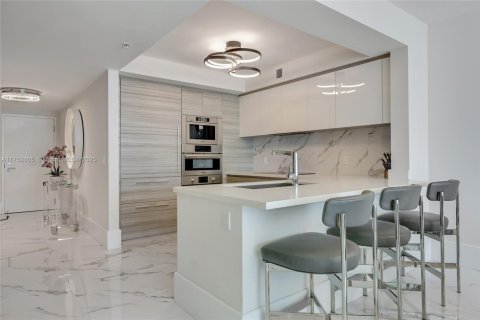 Condo in Sunny Isles Beach, Florida, 2 bedrooms  № 1864554 - photo 4