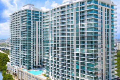 Condo in Sunny Isles Beach, Florida, 2 bedrooms  № 1864554 - photo 25