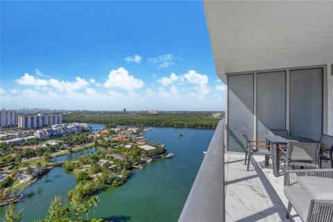 Condo in Sunny Isles Beach, Florida, 2 bedrooms  № 1864554 - photo 22