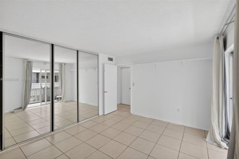 Купить кондоминиум в Майами-Бич, Флорида 1 спальня, 61.97м2, № 2066541 - фото 13