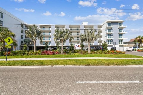 Condominio en alquiler en Clearwater, Florida, 2 dormitorios, 159.33 m2 № 1810243 - foto 2