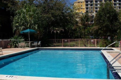 Condominio en alquiler en Miami, Florida, 1 dormitorio, 74.97 m2 № 1993939 - foto 12