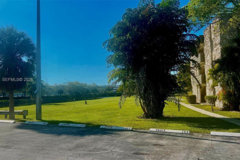 Снять в аренду кондоминиум в Майами, Флорида 1 спальня, 74.97м2, № 1993939 - фото 17