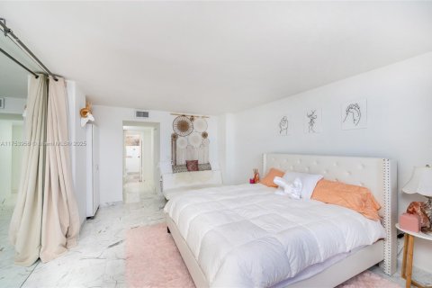 Condominio en venta en Hollywood, Florida, 1 dormitorio, 92.9 m2 № 1502566 - foto 19