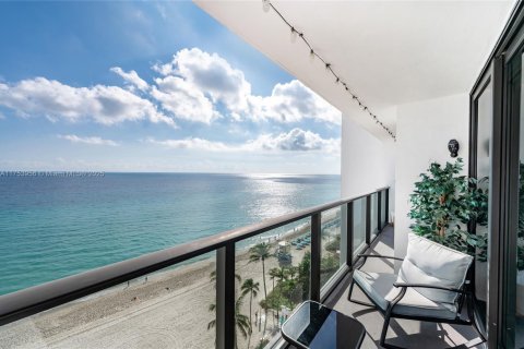 Condominio en venta en Hollywood, Florida, 1 dormitorio, 92.9 m2 № 1502566 - foto 3