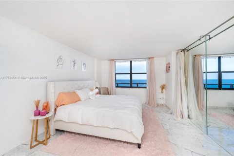 Condominio en venta en Hollywood, Florida, 1 dormitorio, 92.9 m2 № 1502566 - foto 18