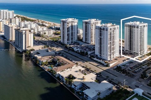 Condominio en venta en Hollywood, Florida, 1 dormitorio, 92.9 m2 № 1502566 - foto 29