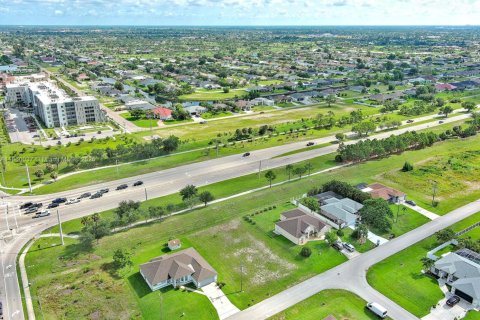 Land in Cape Coral, Florida № 1889977 - photo 13