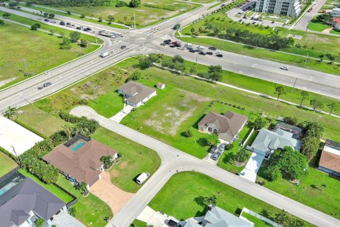 Land in Cape Coral, Florida № 1889977 - photo 18