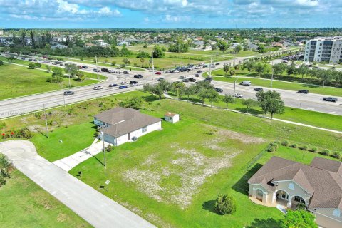 Land in Cape Coral, Florida № 1889977 - photo 8