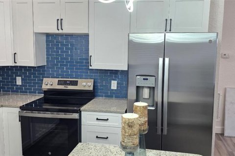House in Tampa, Florida 4 bedrooms, 131.92 sq.m. № 1845281 - photo 10