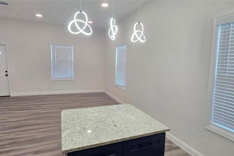 House in Tampa, Florida 4 bedrooms, 131.92 sq.m. № 1845281 - photo 15