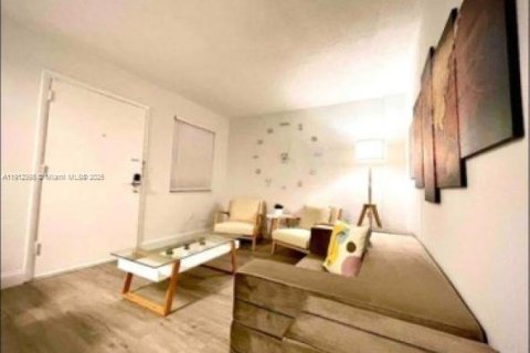 Купить коммерческую недвижимость в Майами, Флорида № 2013553 - фото 20