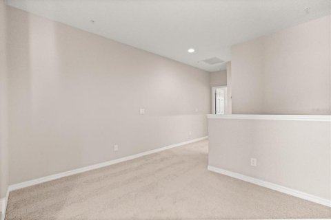 Townhouse in Winter Garden, Florida 3 bedrooms, 176.98 sq.m. № 2097719 - photo 12