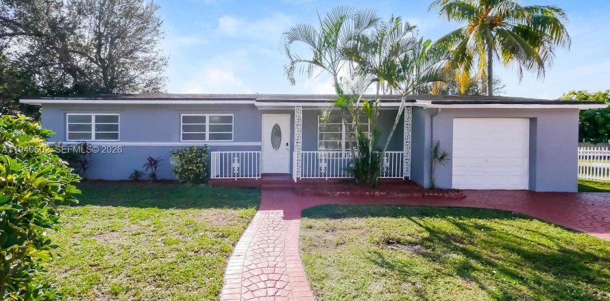 House in Miami Gardens, Florida 3 bedrooms, 124.49 sq.m. № 1997729