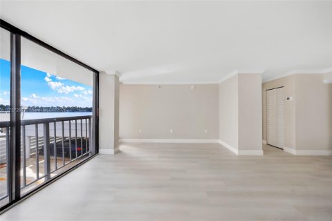 Copropriété à vendre à Miami Beach, Floride: 1 chambre, 73.21 m2 № 1948499 - photo 10