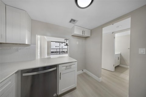 Copropriété à vendre à Miami Beach, Floride: 1 chambre, 73.21 m2 № 1948499 - photo 15