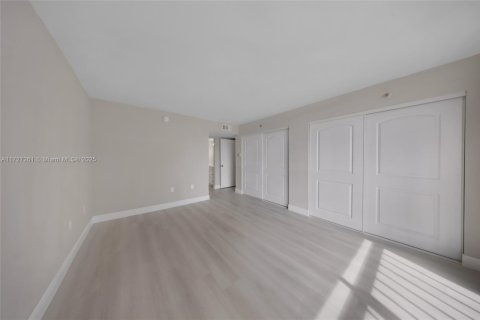 Copropriété à vendre à Miami Beach, Floride: 1 chambre, 73.21 m2 № 1948499 - photo 18