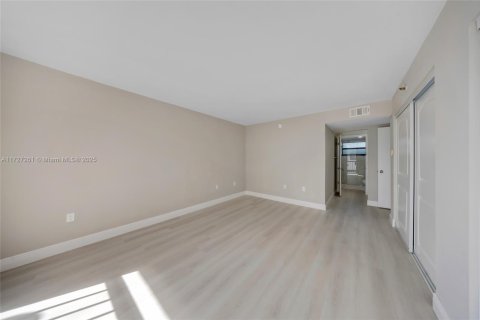 Copropriété à vendre à Miami Beach, Floride: 1 chambre, 73.21 m2 № 1948499 - photo 20