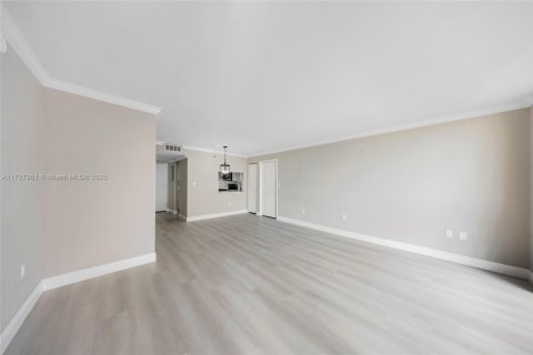 Copropriété à vendre à Miami Beach, Floride: 1 chambre, 73.21 m2 № 1948499 - photo 7