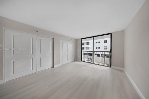 Copropriété à vendre à Miami Beach, Floride: 1 chambre, 73.21 m2 № 1948499 - photo 16