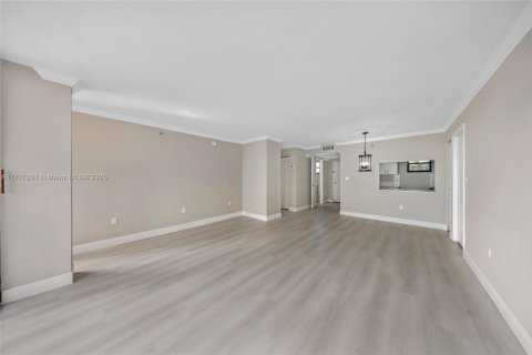 Copropriété à vendre à Miami Beach, Floride: 1 chambre, 73.21 m2 № 1948499 - photo 8