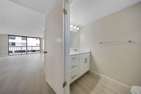 Copropriété à vendre à Miami Beach, Floride: 1 chambre, 73.21 m2 № 1948499 - photo 24