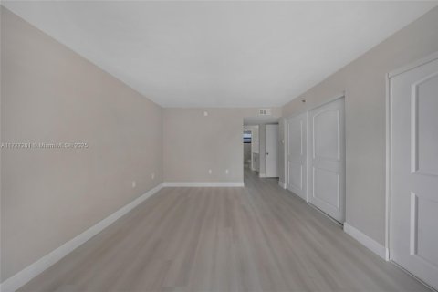 Copropriété à vendre à Miami Beach, Floride: 1 chambre, 73.21 m2 № 1948499 - photo 19