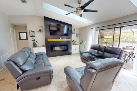 House in Sarasota, Florida 3 bedrooms, 146.69 sq.m. № 2354748 - photo 9