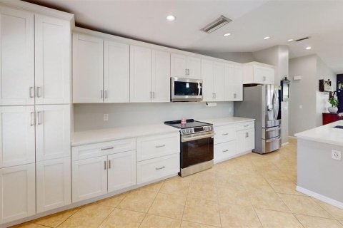House in Sarasota, Florida 3 bedrooms, 146.69 sq.m. № 2354748 - photo 7